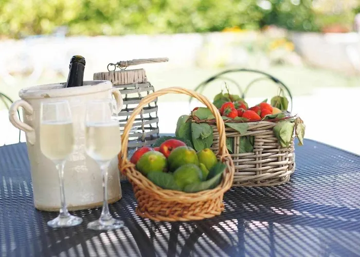 Le Nacchere With Exclusive Pool فيلة